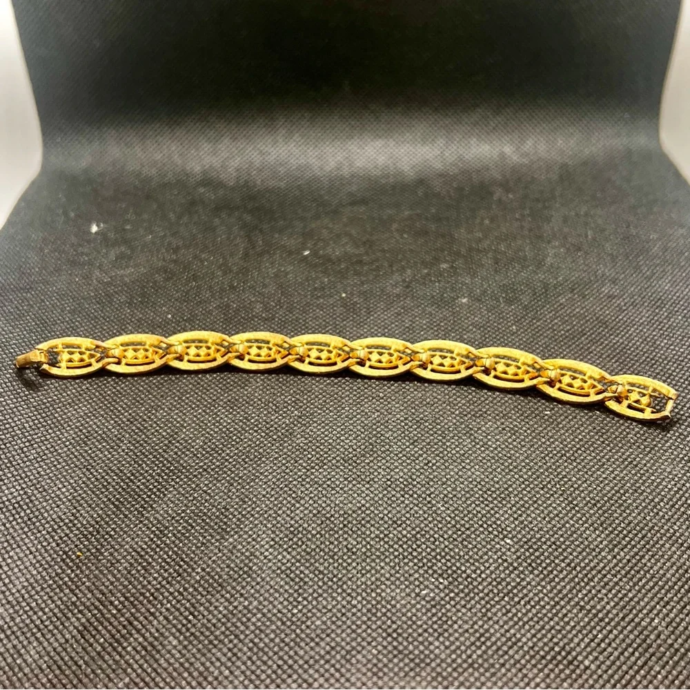 Lovely Vintage Crown Trifari Gold Tone Faux‎ Pearls Bracelet Jewelry Signed 7